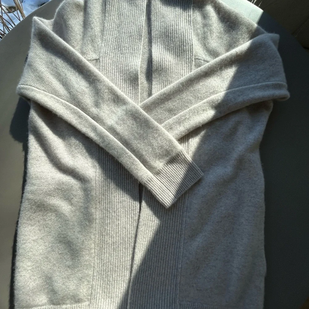 Vince Cream Cardigan Soft Knitted Layering Piece - Picture 4 of 10